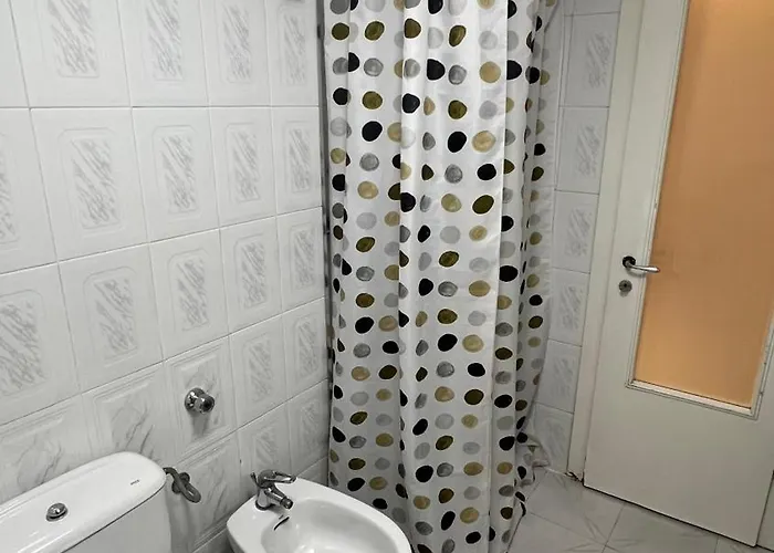 Bright & Roomy Center شقة تيرانا