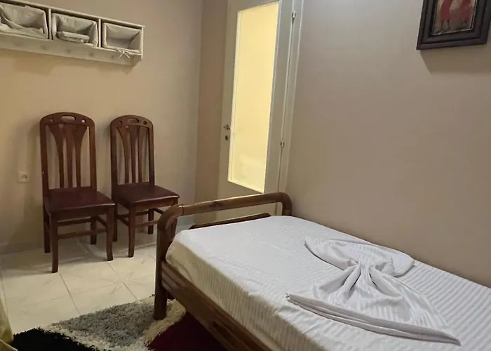 Bright & Roomy Center شقة *