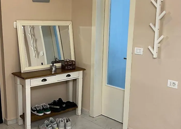 Bright & Roomy Center شقة *