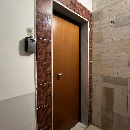 Bright & Roomy Center Lejlighed