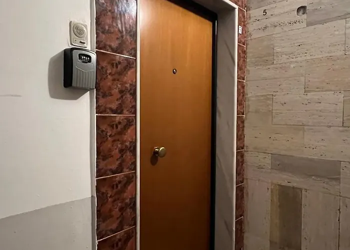 Apartment Bright & Roomy Center Tirana