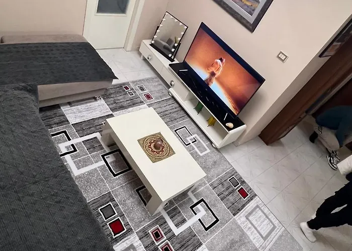 Apartment Bright & Roomy Center Tirana